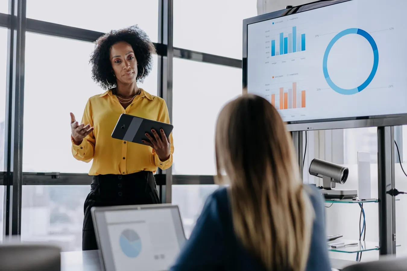 Data Storytelling: Turning Data Into Compelling Narratives That Drive Action